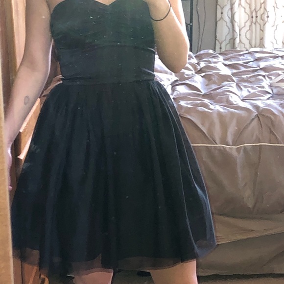 Black dress - Picture 2 of 3